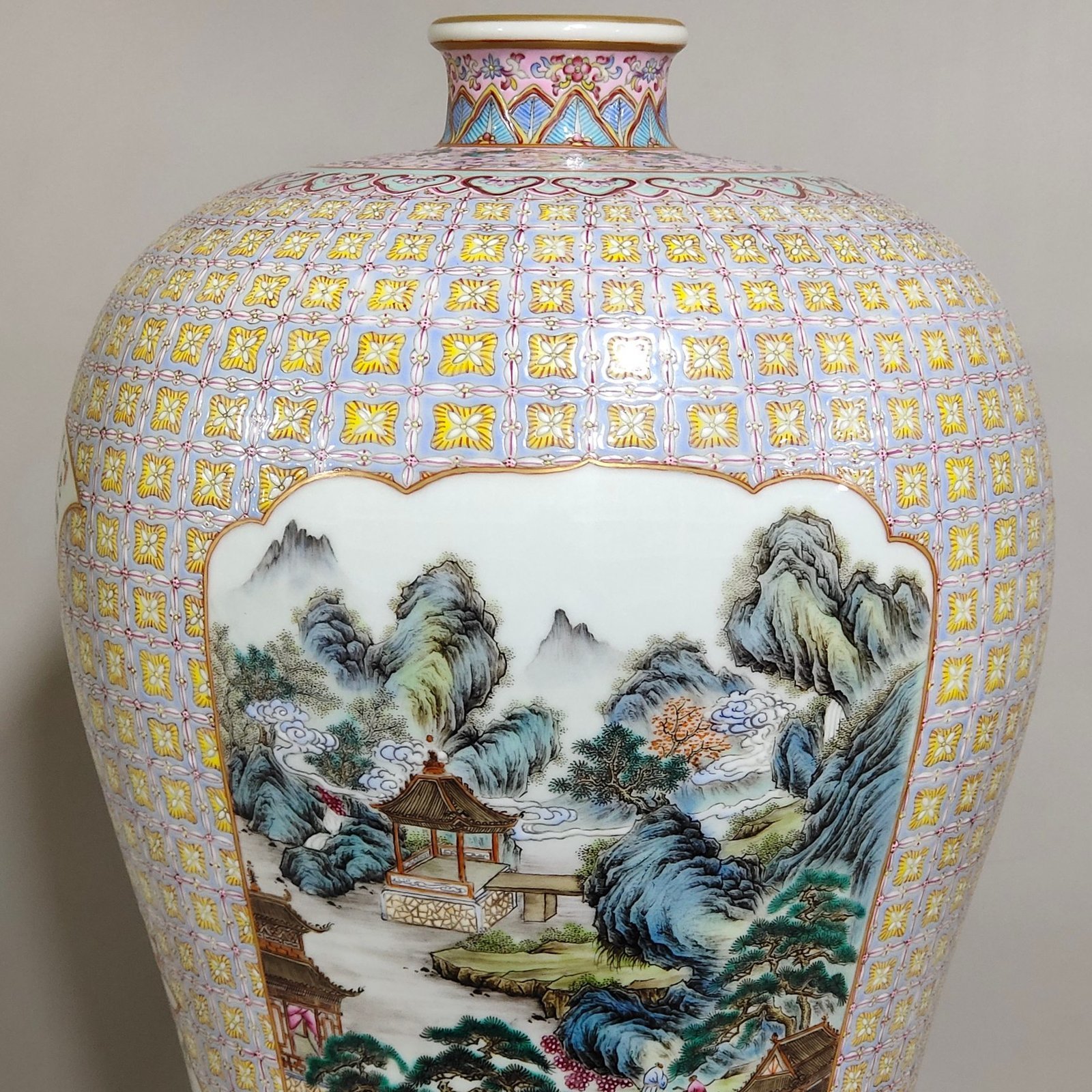 Qing Dynasty Yongzheng brocade window window landscape poem inscribed plum vase