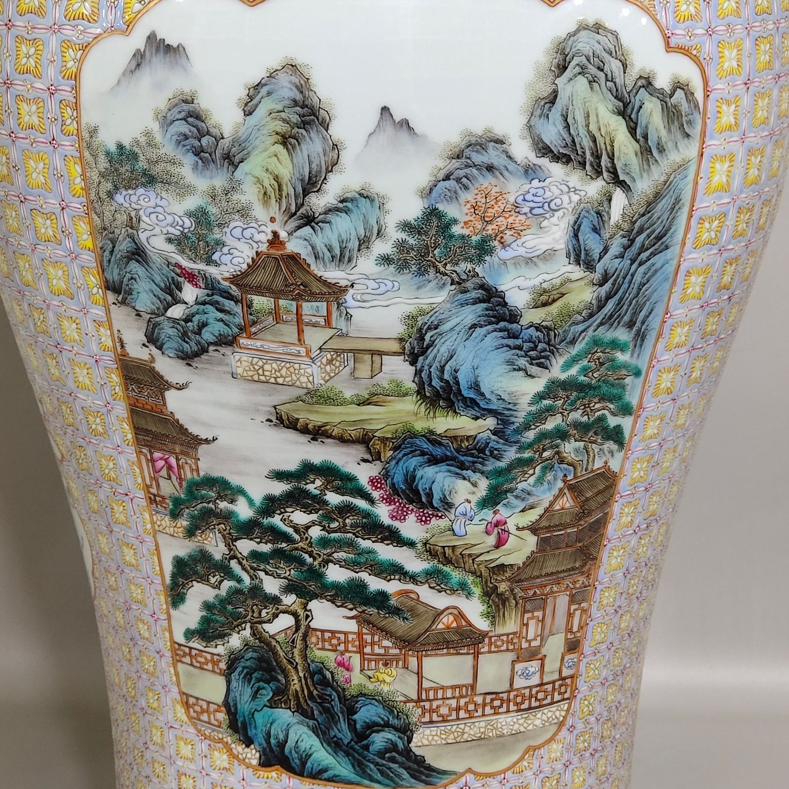 Qing Dynasty Yongzheng brocade window window landscape poem inscribed plum vase