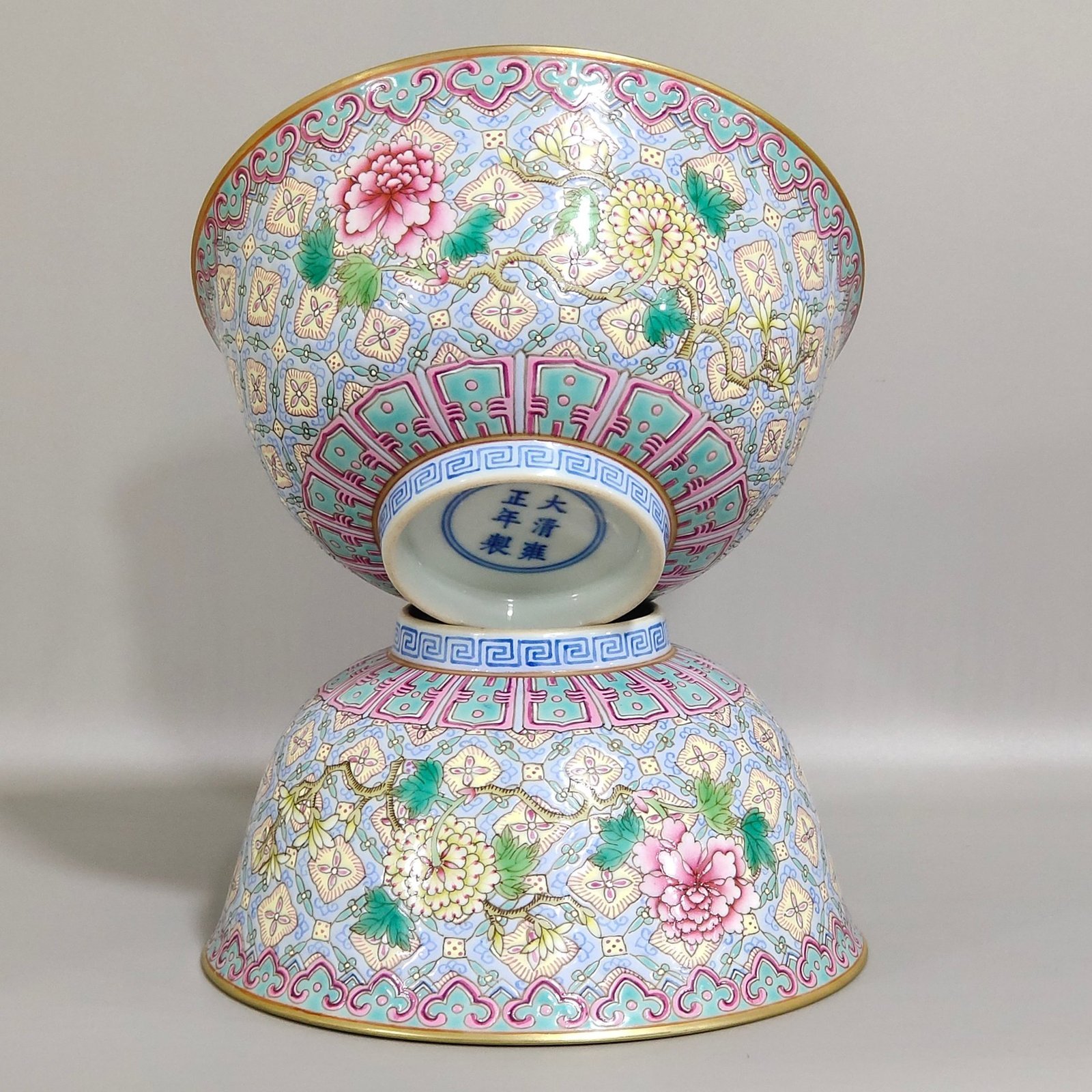 Qing Dynasty Yongzheng brocade flower bowl