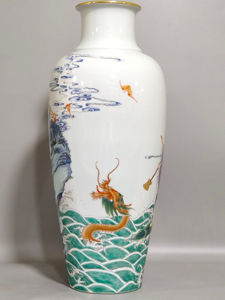 Qing Dynasty Yongzheng Subduing Arhat plum vase