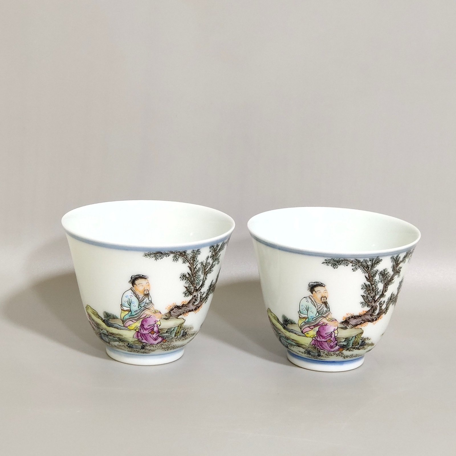 Qing Dynasty Yongzheng blue and white pastel character story cup