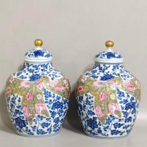 Qing Dynasty Yongzheng blue and white gold ground cloth tea can