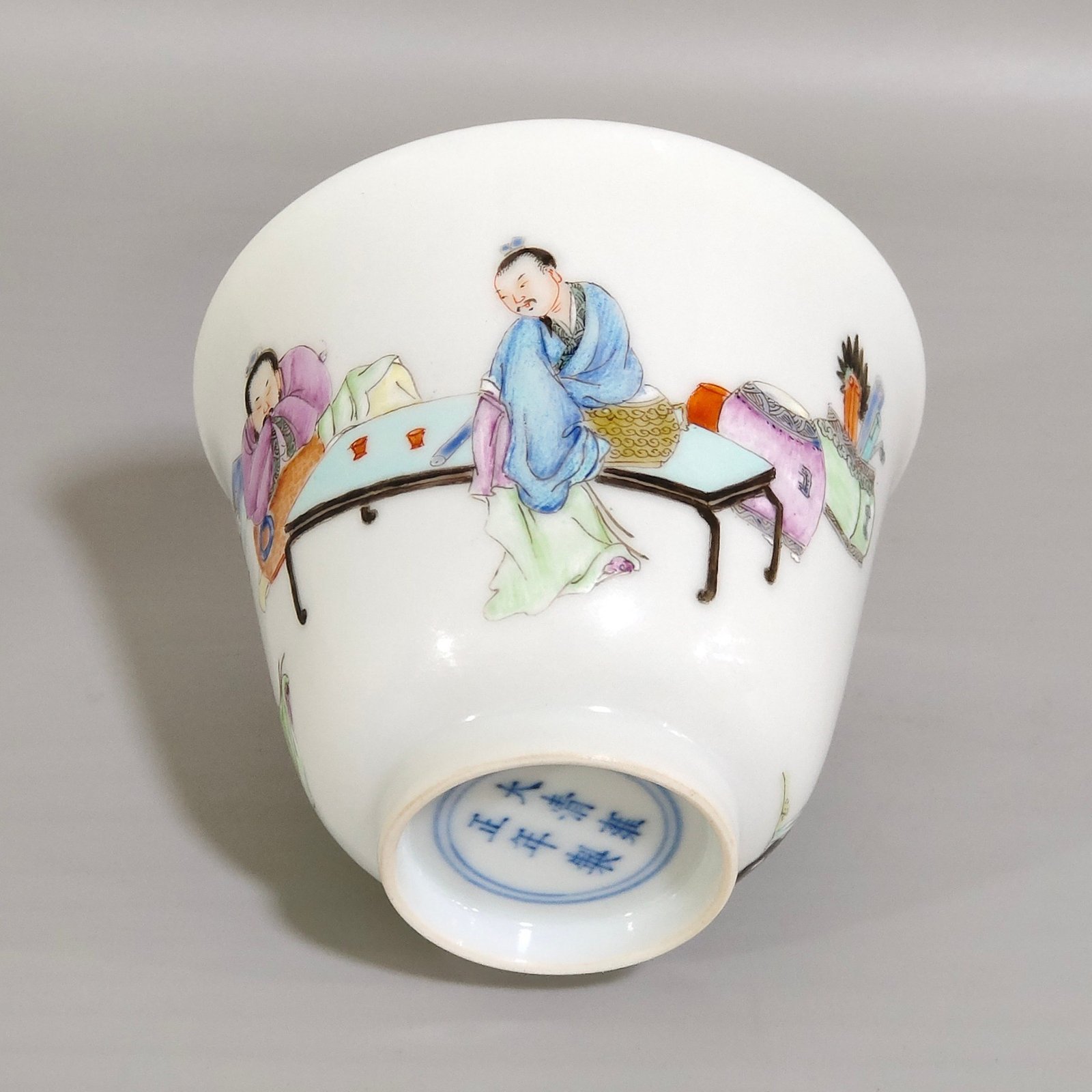 Qing Dynasty Yongzheng Gao Shitu thin bell cup