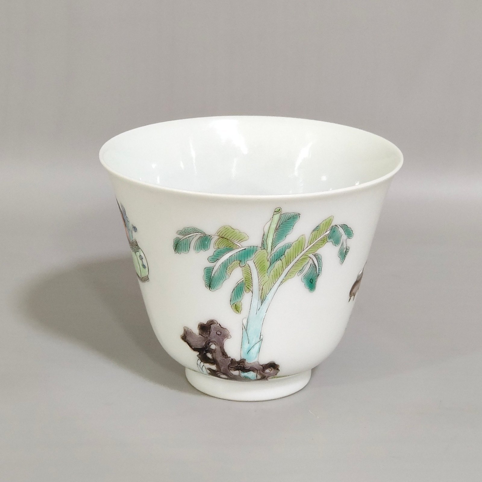 Qing Dynasty Yongzheng Gao Shitu thin bell cup