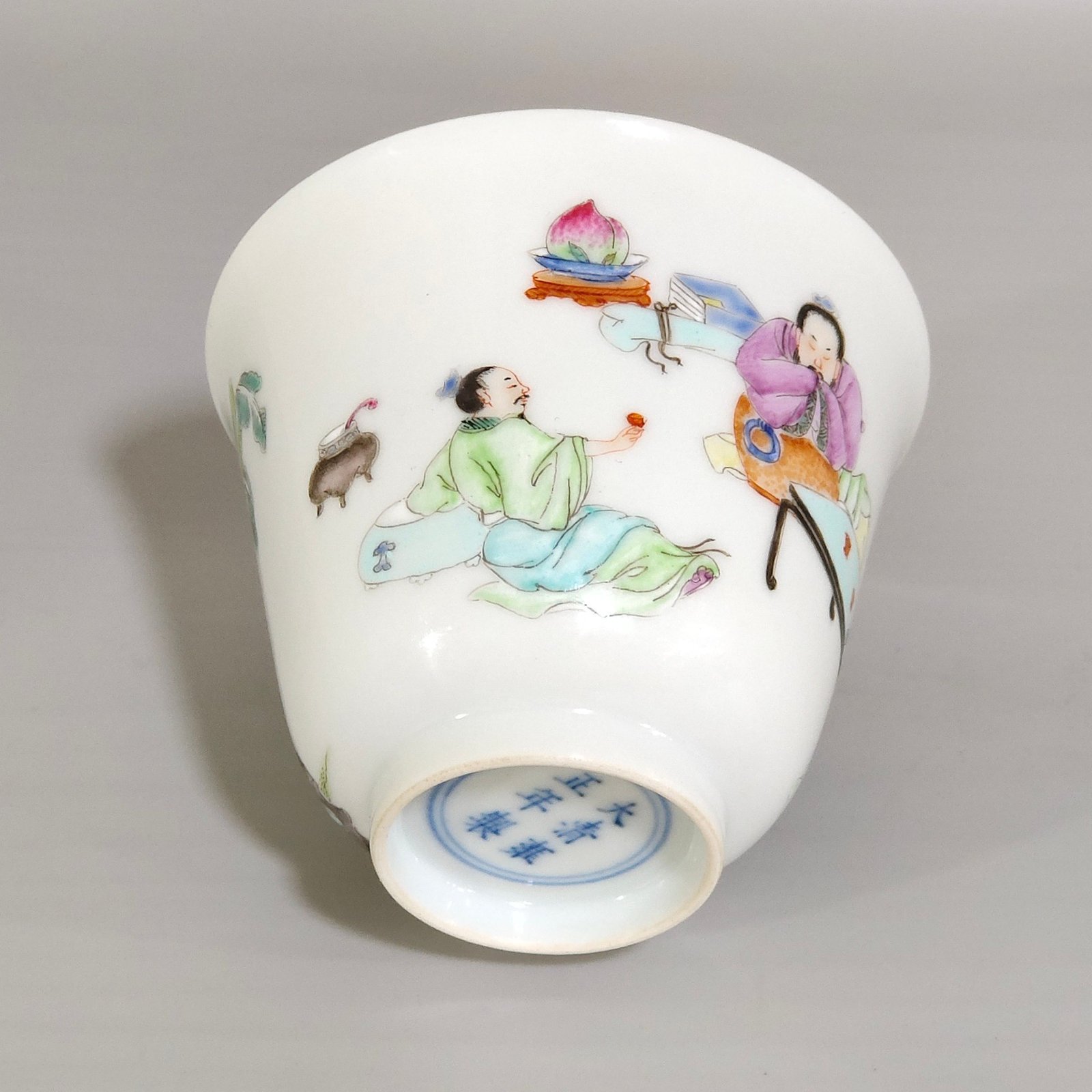Qing Dynasty Yongzheng Gao Shitu thin bell cup