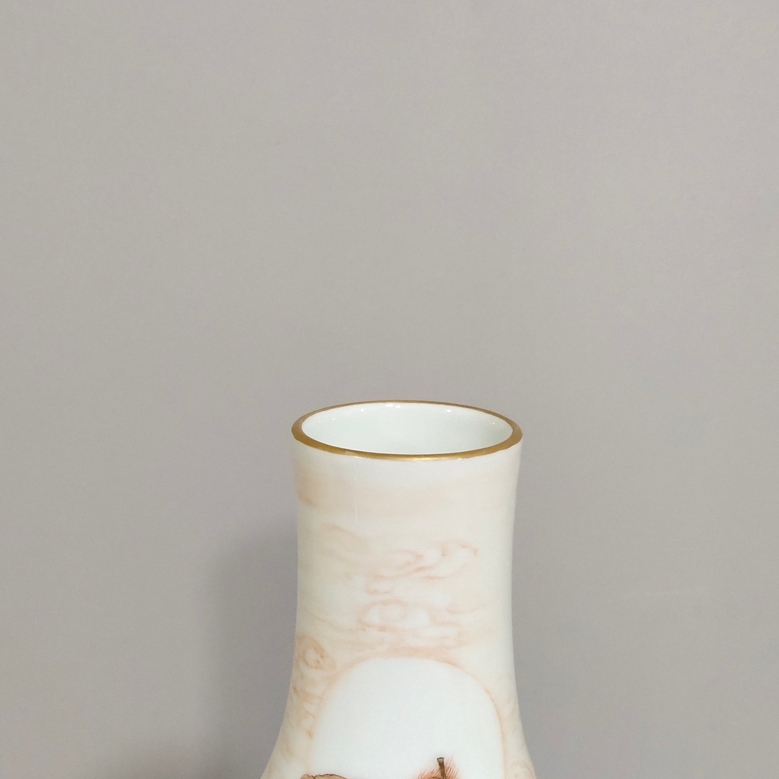 Qing Dynasty Yongzheng Kuixing doudou olive bottle