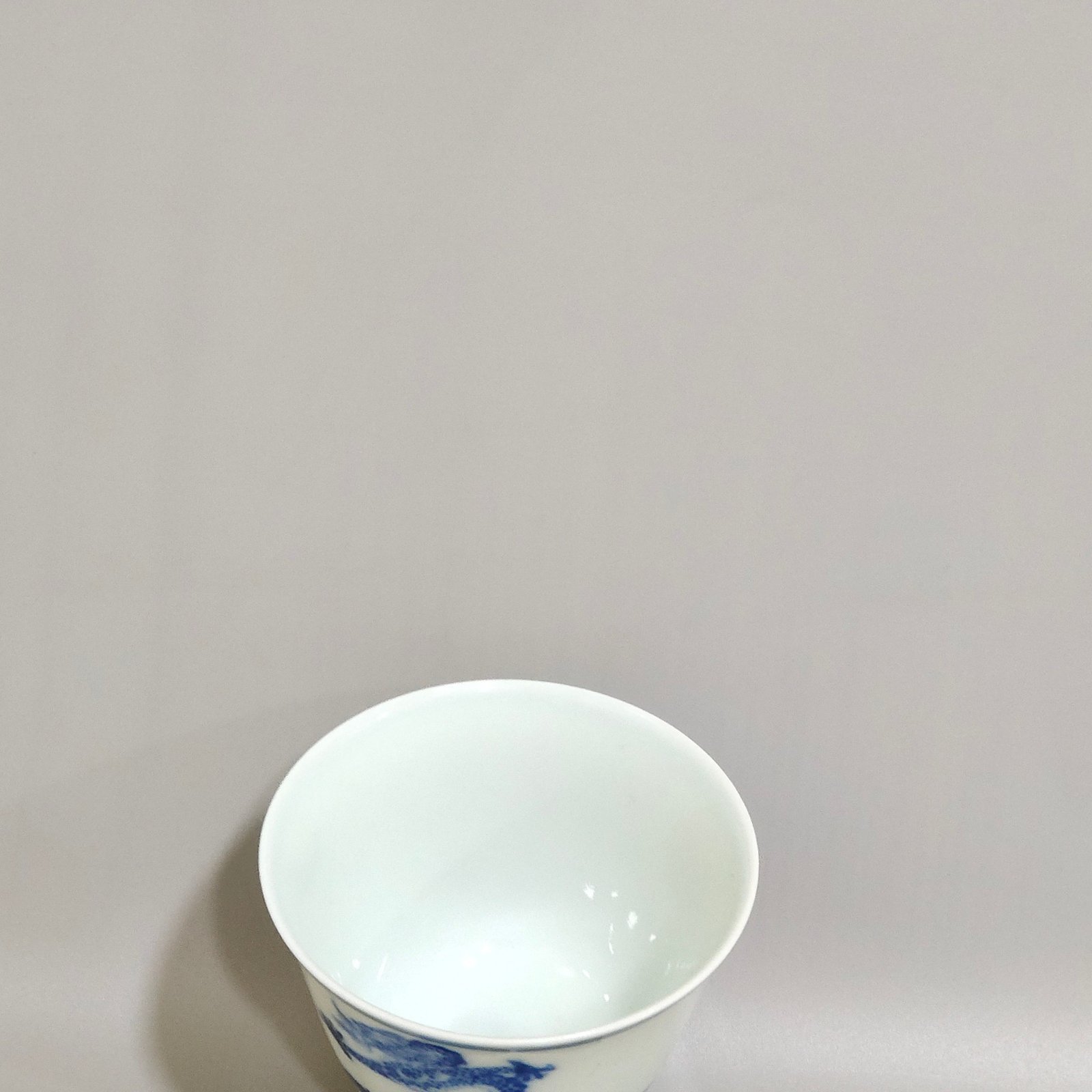 Qing Dynasty Yongzheng Carp Jumping Dragon Cup