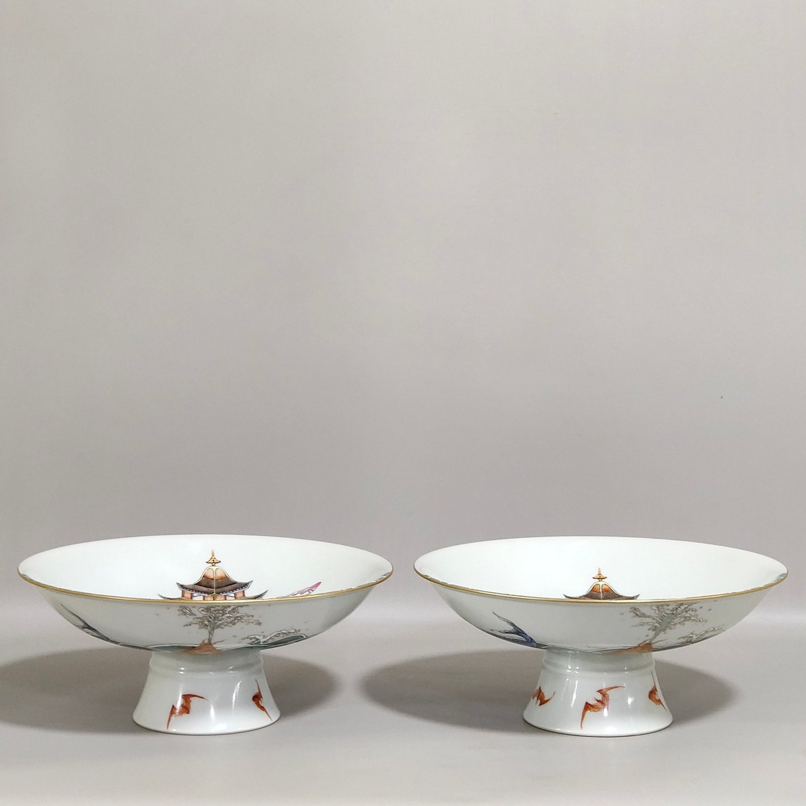 Qing Dynasty Yongzheng Carp Jumping Dragon Gate tall fruit bowl
