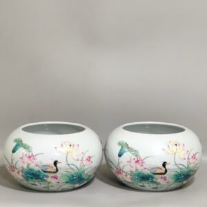 Qing Dynasty Yongzheng A lotus brush wash with mandarin ducks playing in the water