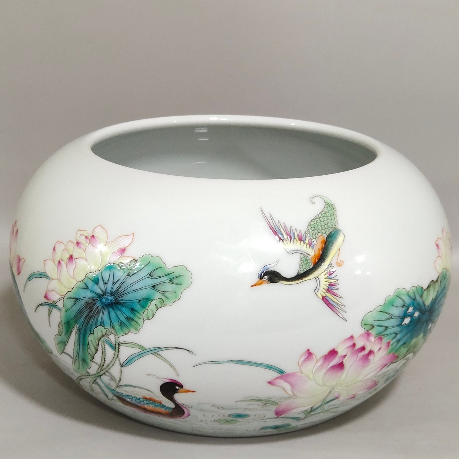 Qing Dynasty Yongzheng A lotus brush wash with mandarin ducks playing in the water