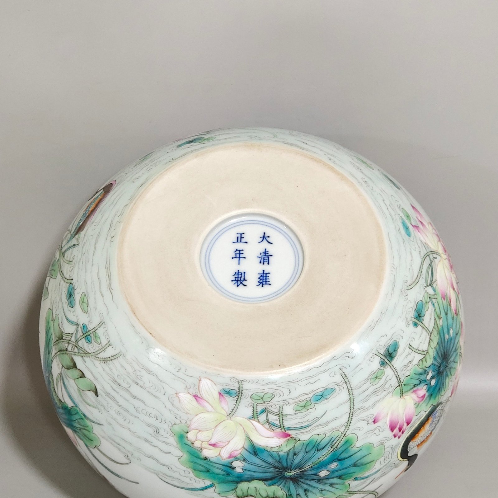 Qing Dynasty Yongzheng A lotus brush wash with mandarin ducks playing in the water