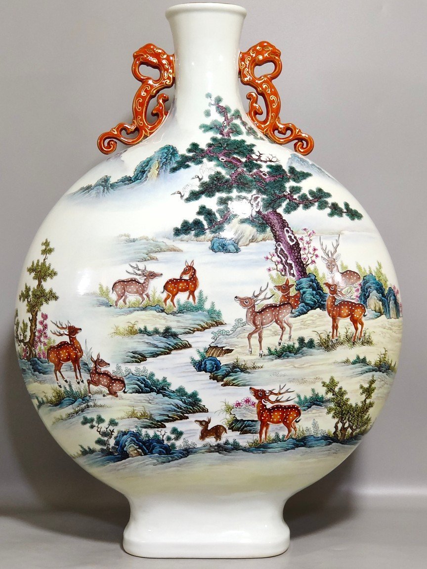 Qing Dynasty Yongzheng Deer and Crane Tongchun flat vase