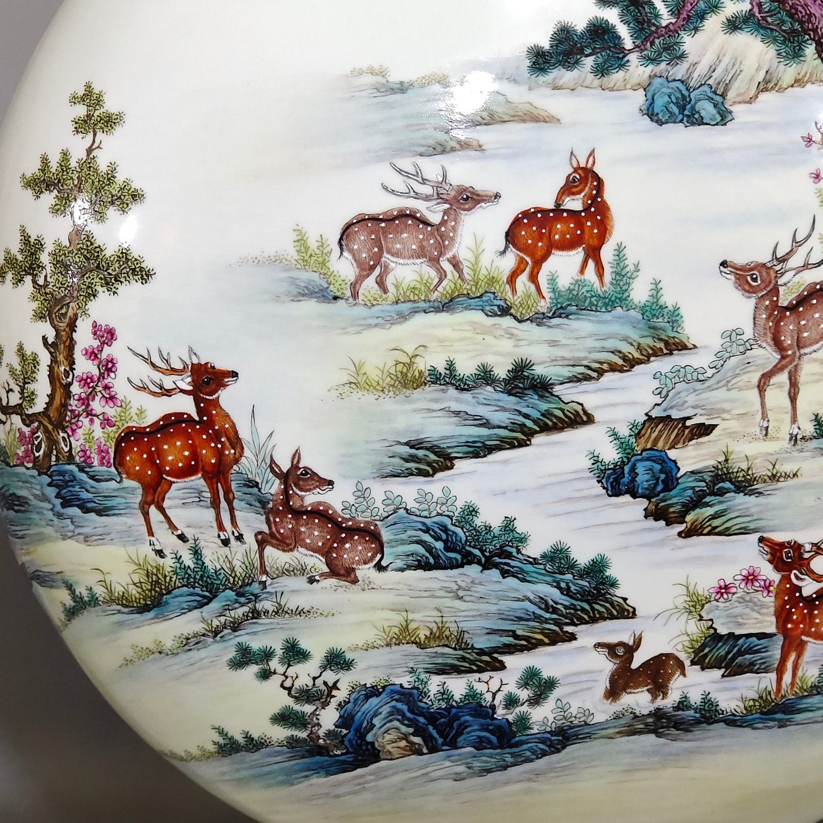 Qing Dynasty Yongzheng Deer and Crane Tongchun flat vase