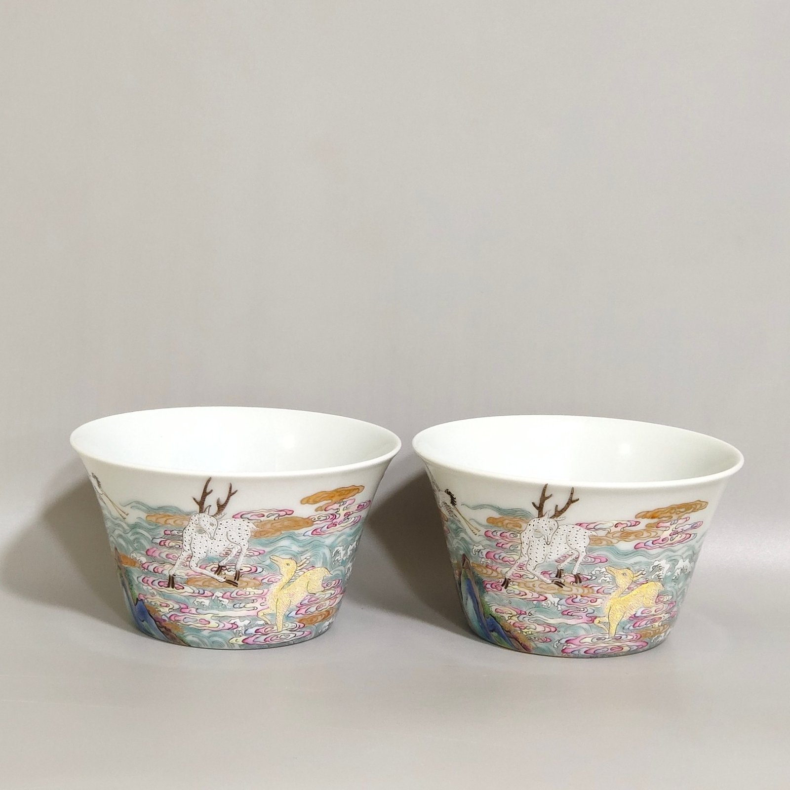 Qing Dynasty Yongzheng Deer and Crane Spring Horseshoe Cup