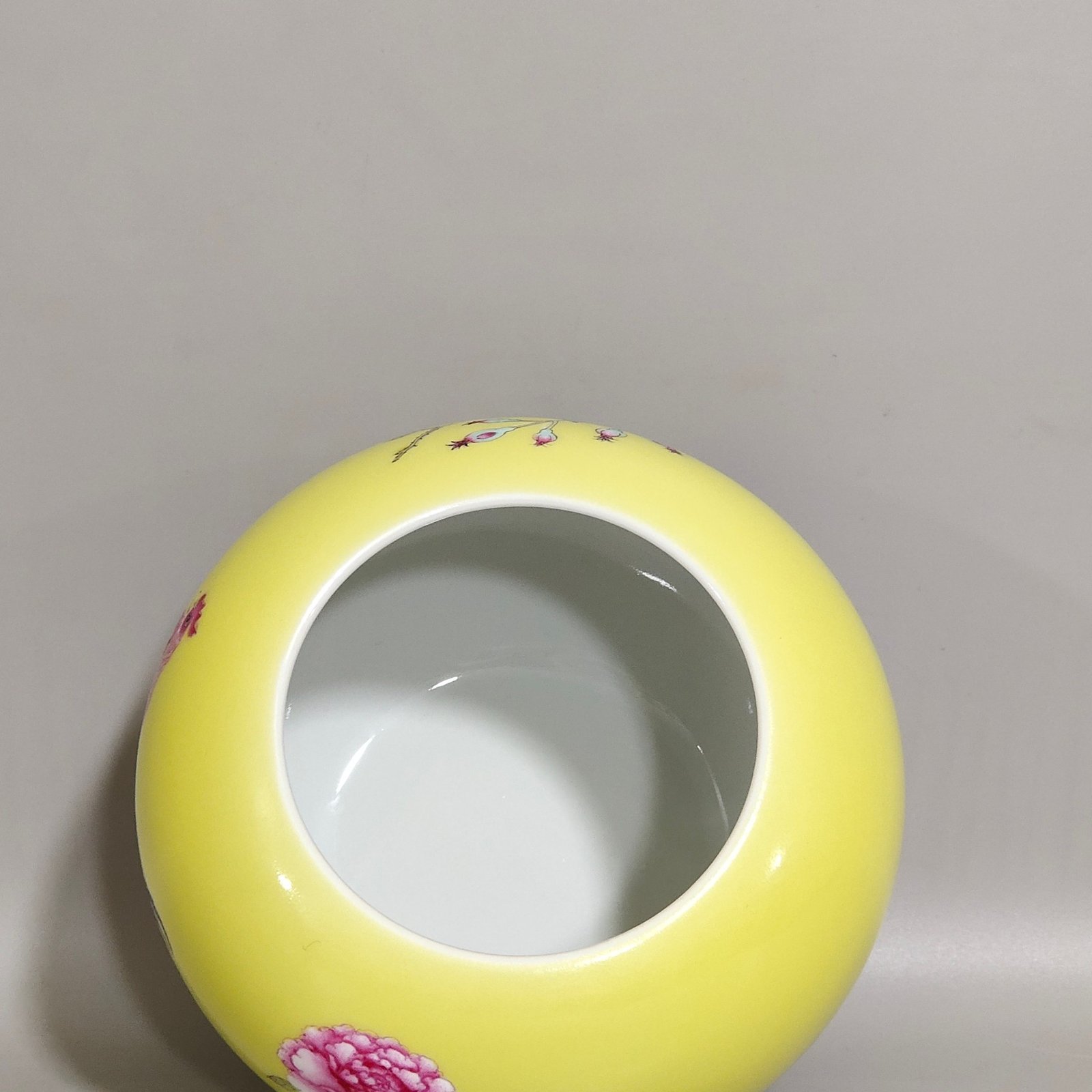 Qing Dynasty Yongzheng yellow glaze washed with great luck