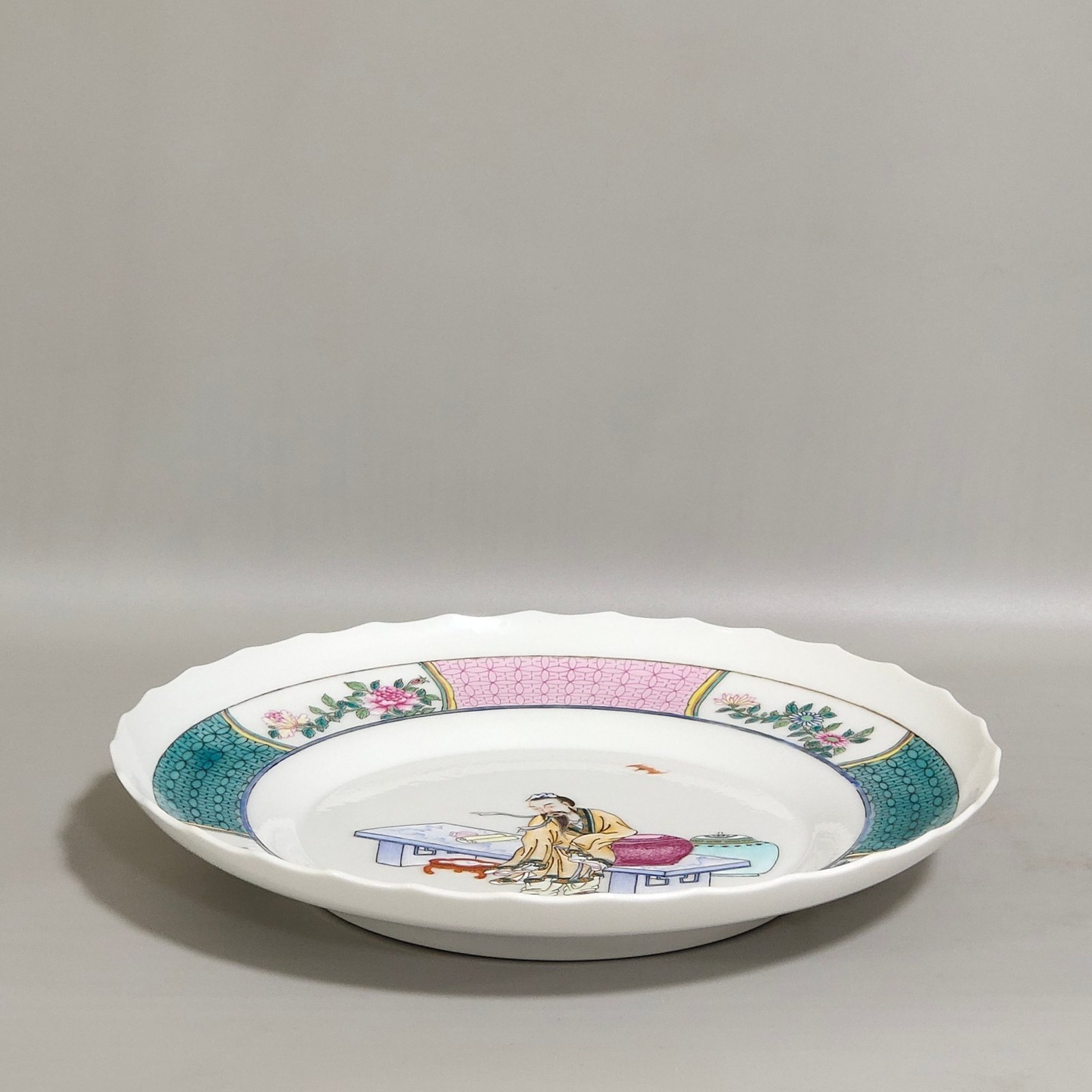 Qing Dynasty Yongzheng Zhai Lulu reading intention figure plate