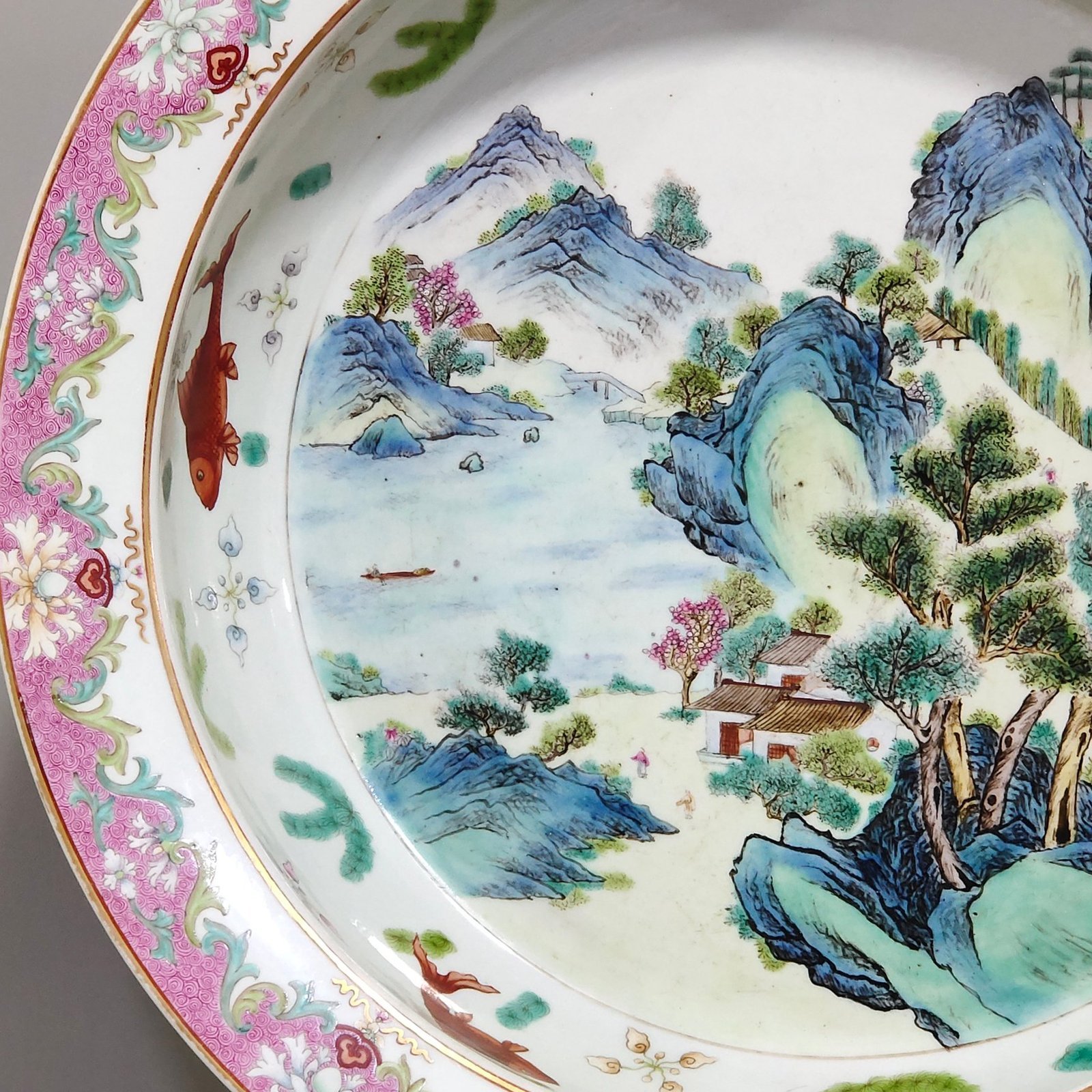 Qing Dynasty Yongzheng landscape washbasin