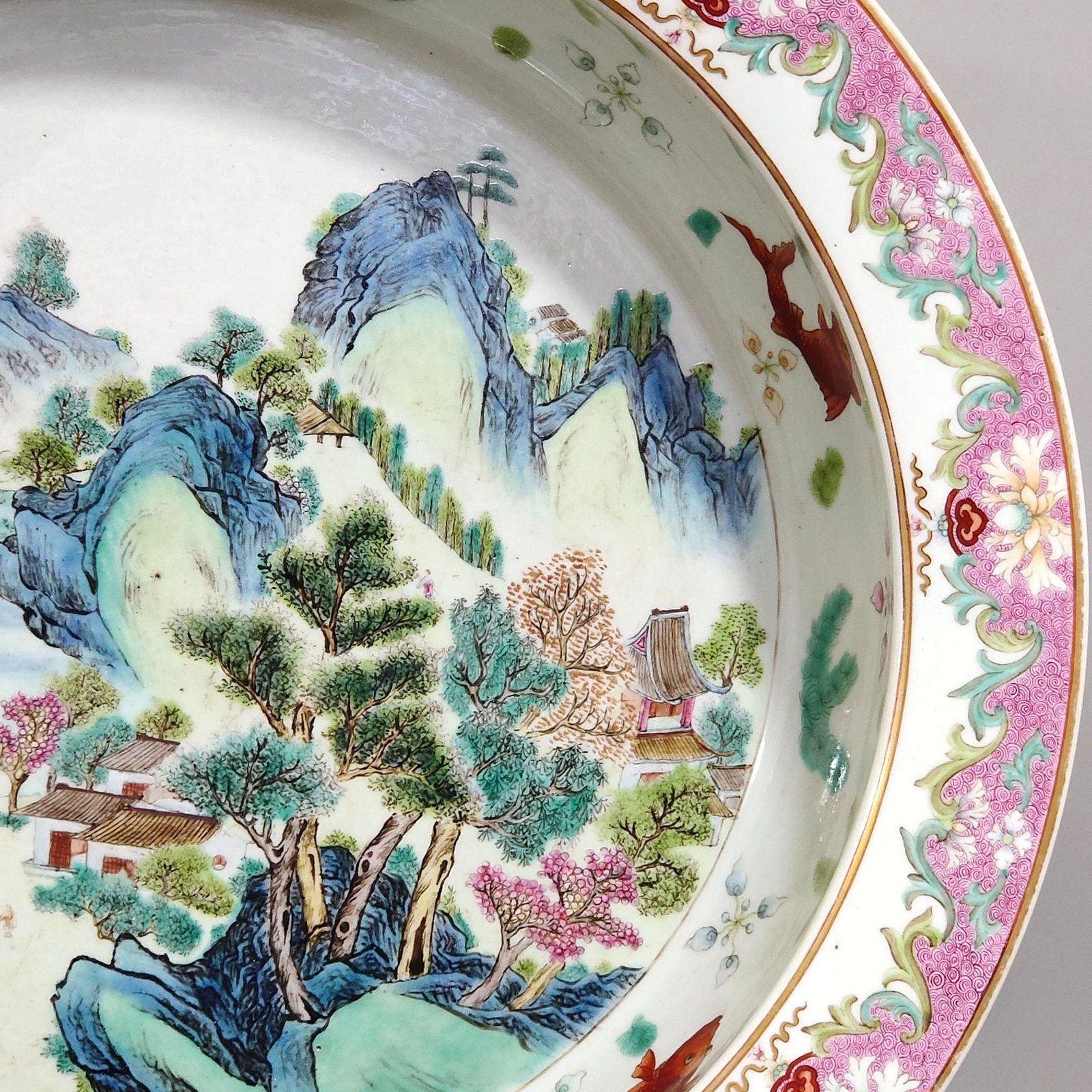 Qing Dynasty Yongzheng landscape washbasin