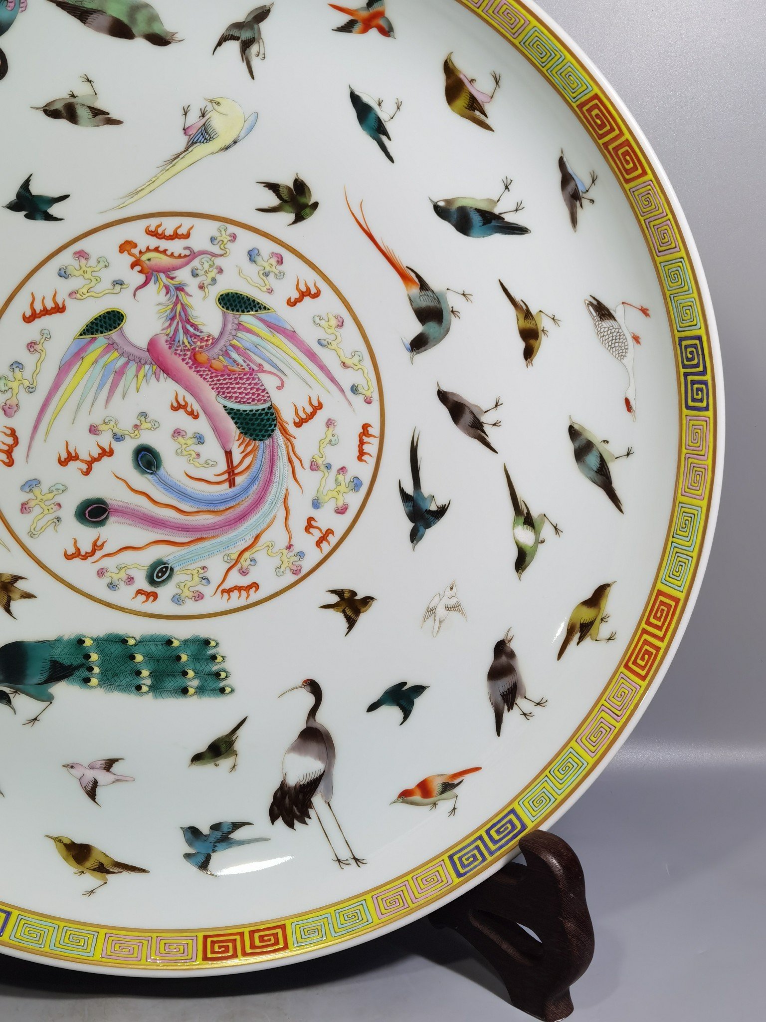 Qing Dynasty Guangxu pastel-colored bird facing the phoenix