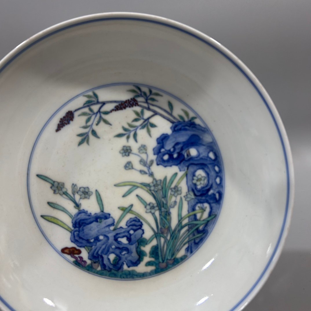 Qing Dynasty Guangxu doucai flower and grass dish