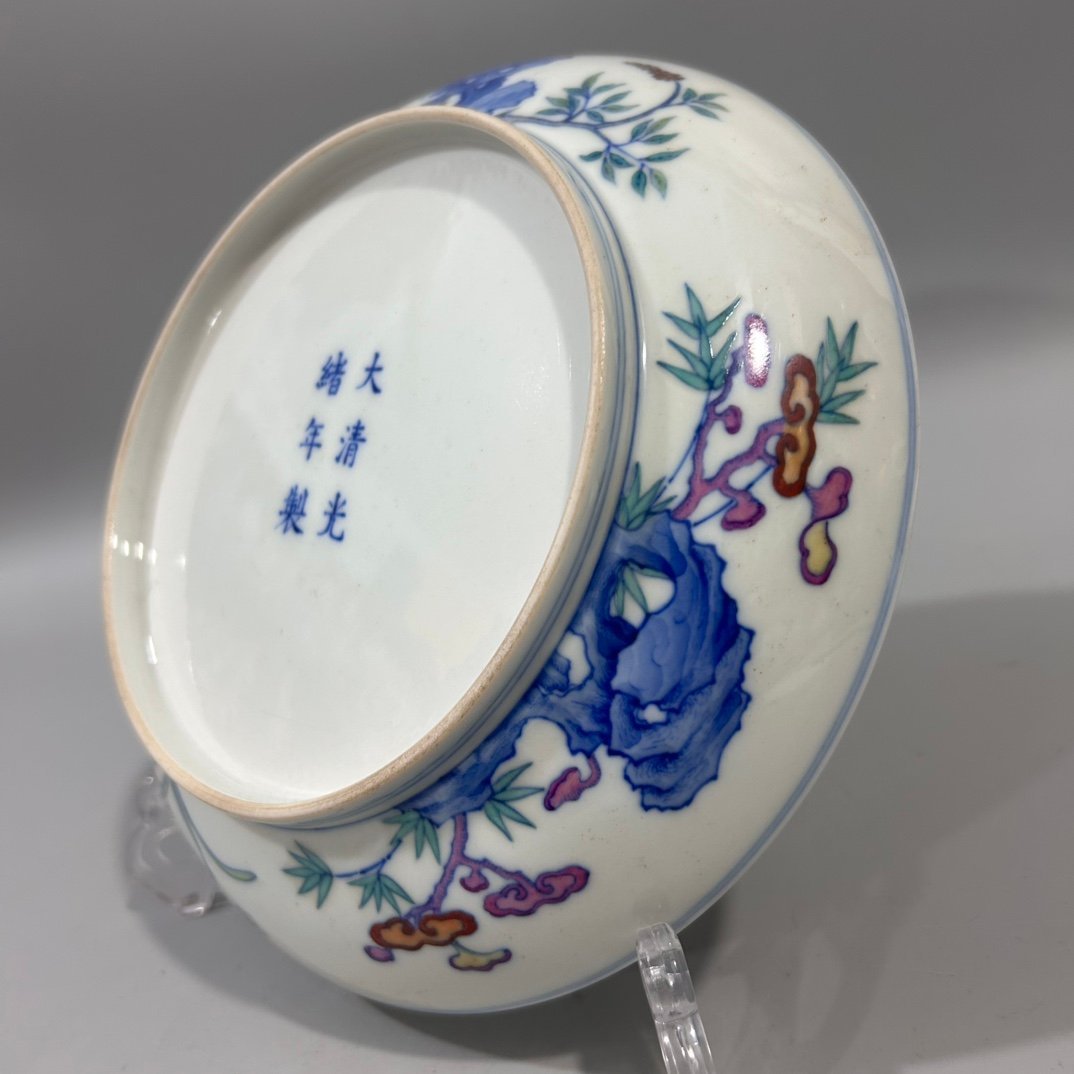 Qing Dynasty Guangxu doucai flower and grass dish