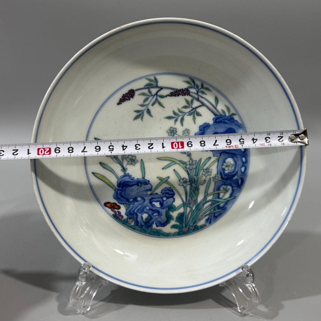 Qing Dynasty Guangxu doucai flower and grass dish