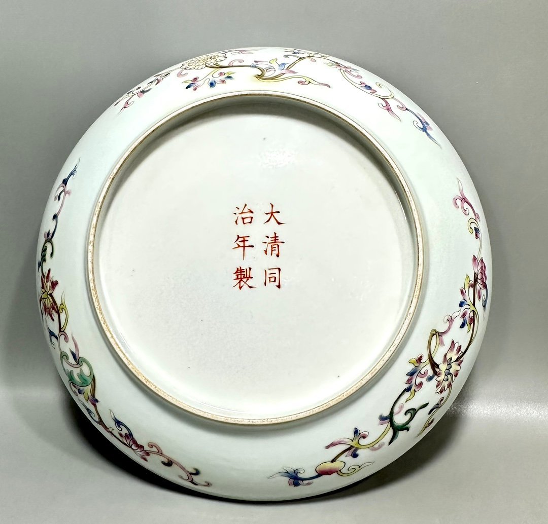 Qing Dynasty Tongzhi a pastel yellow ground gourd flower entwining branches plate