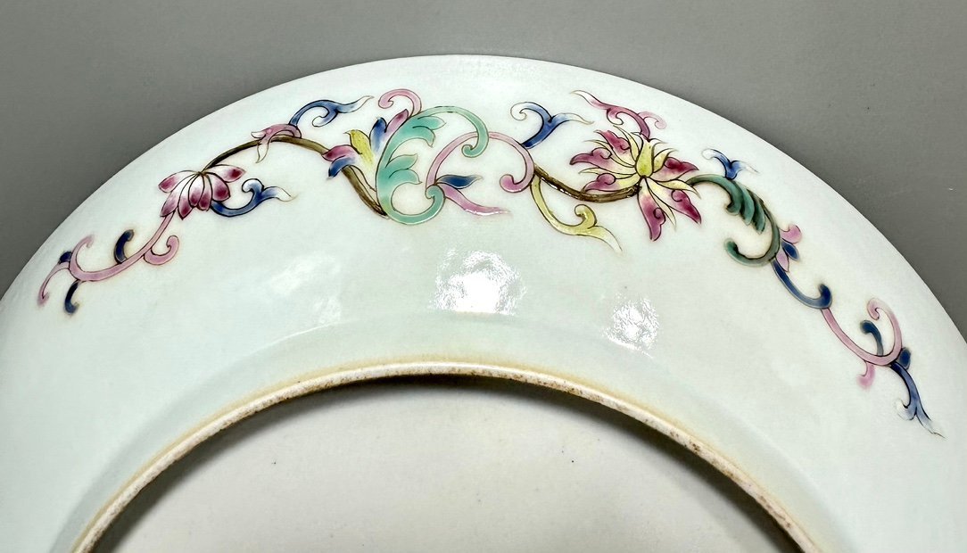 Qing Dynasty Tongzhi a pastel yellow ground gourd flower entwining branches plate