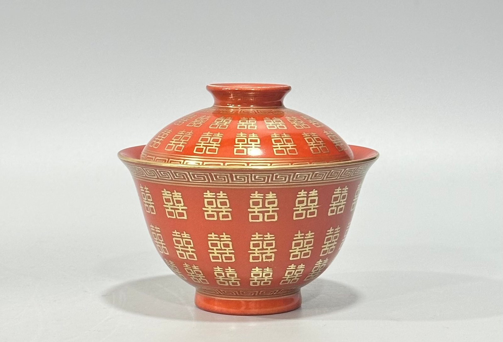 Qing Dynasty Tongzhi Pastel coral red gilded bowl with double happiness pattern