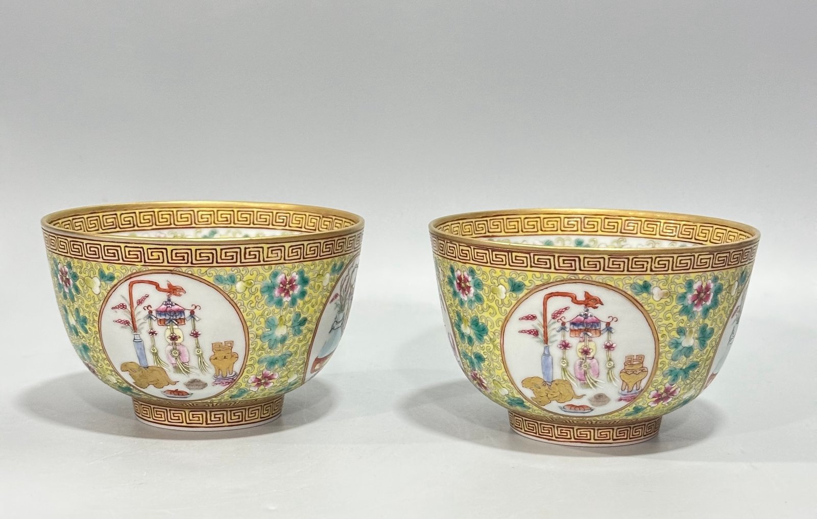 Qing Dynasty Tongzhi Pastel yellow ground gourd flower window bowl with grain harvest pattern