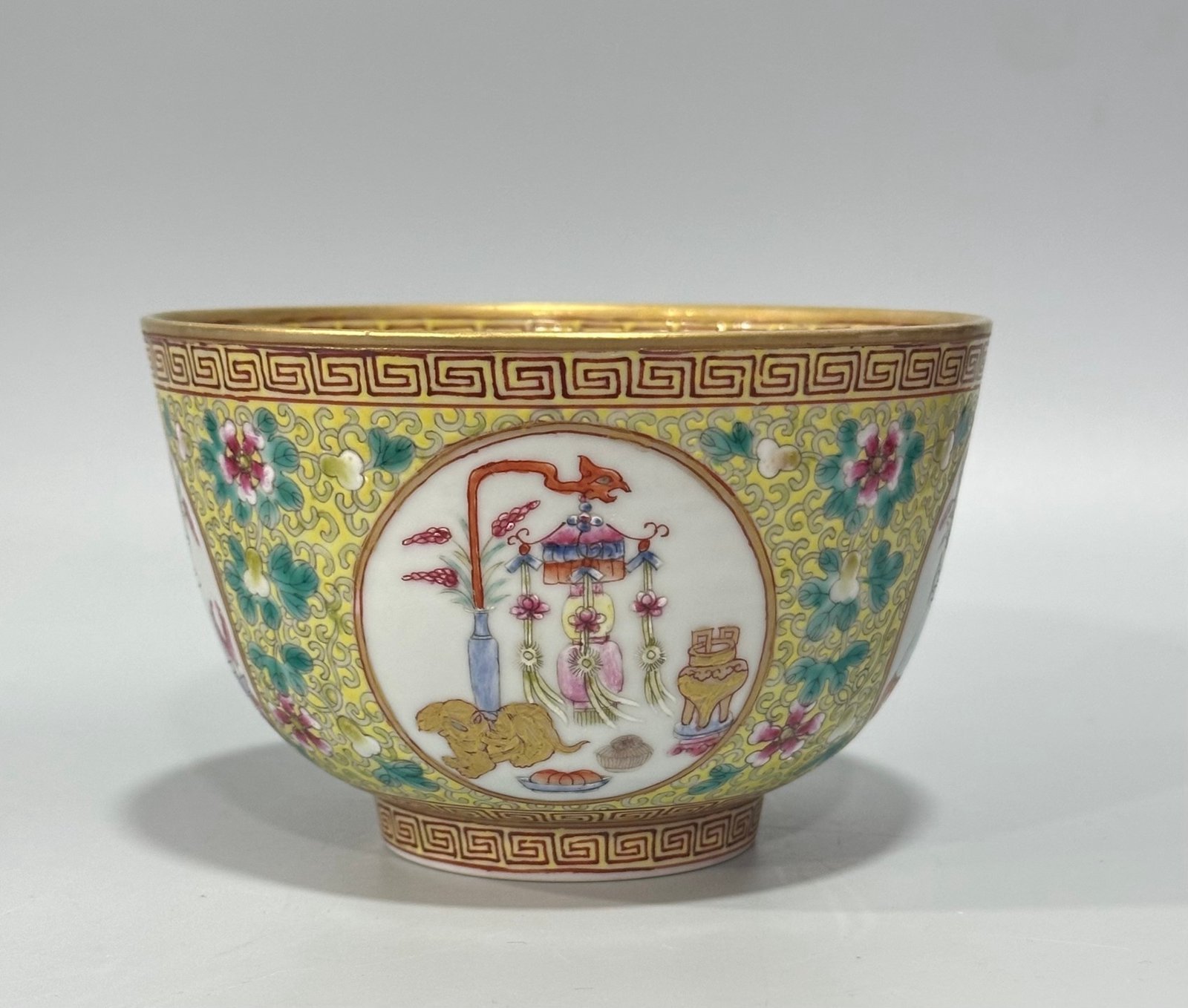 Qing Dynasty Tongzhi Pastel yellow ground gourd flower window bowl with grain harvest pattern