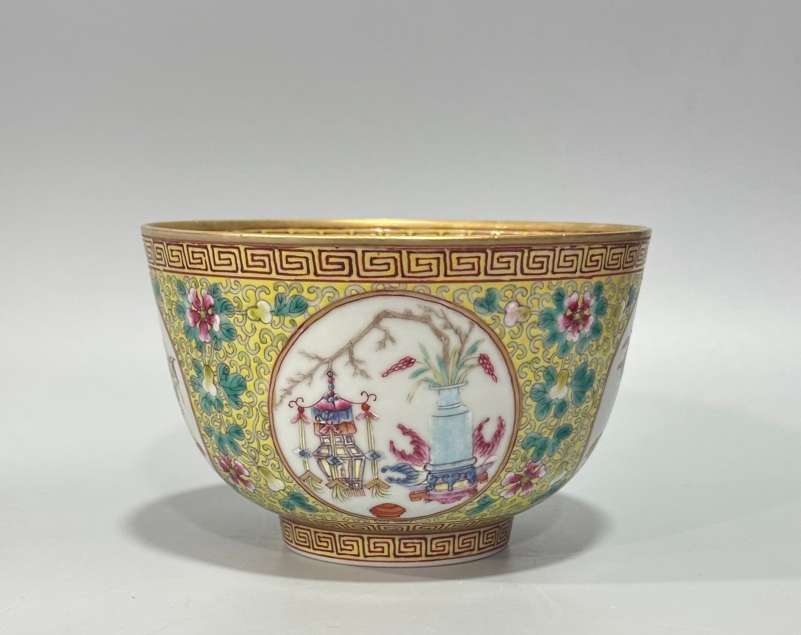 Qing Dynasty Tongzhi Pastel yellow ground gourd flower window bowl with grain harvest pattern