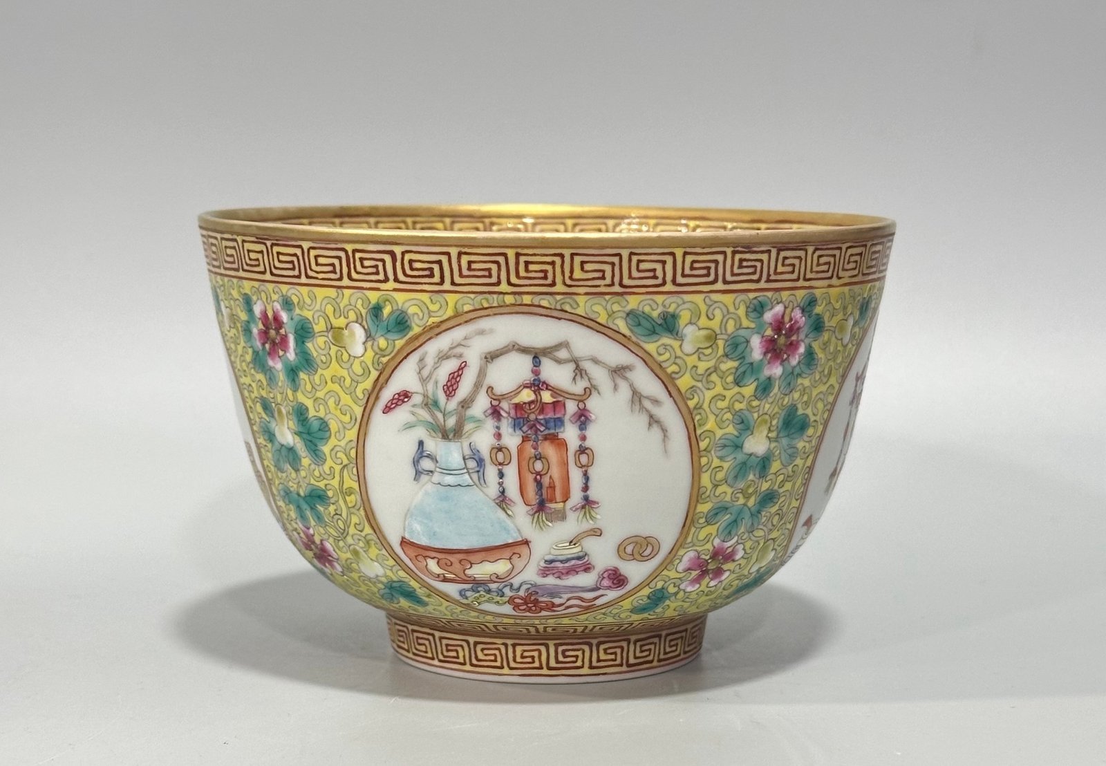 Qing Dynasty Tongzhi Pastel yellow ground gourd flower window bowl with grain harvest pattern