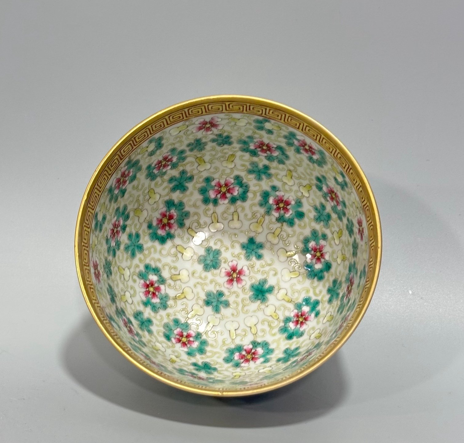 Qing Dynasty Tongzhi Pastel yellow ground gourd flower window bowl with grain harvest pattern
