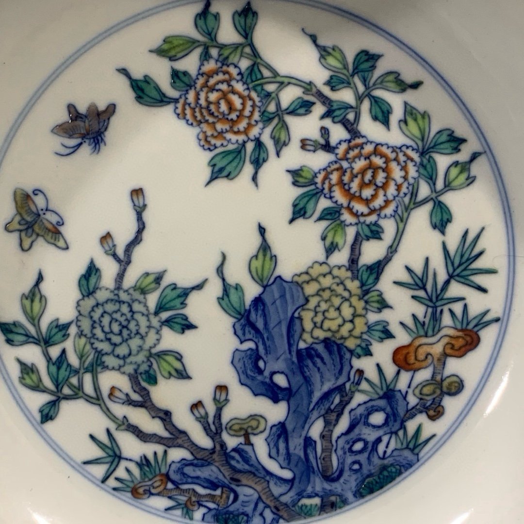 Qing Dynasty Tongzhi doucai peony flower plate