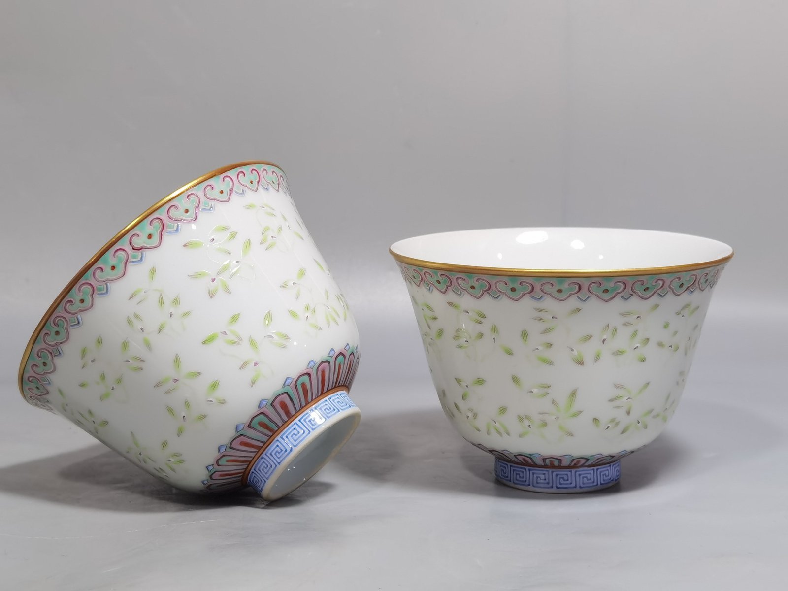 Qing Dynasty Tongzhi A pair of pastel orchid cups