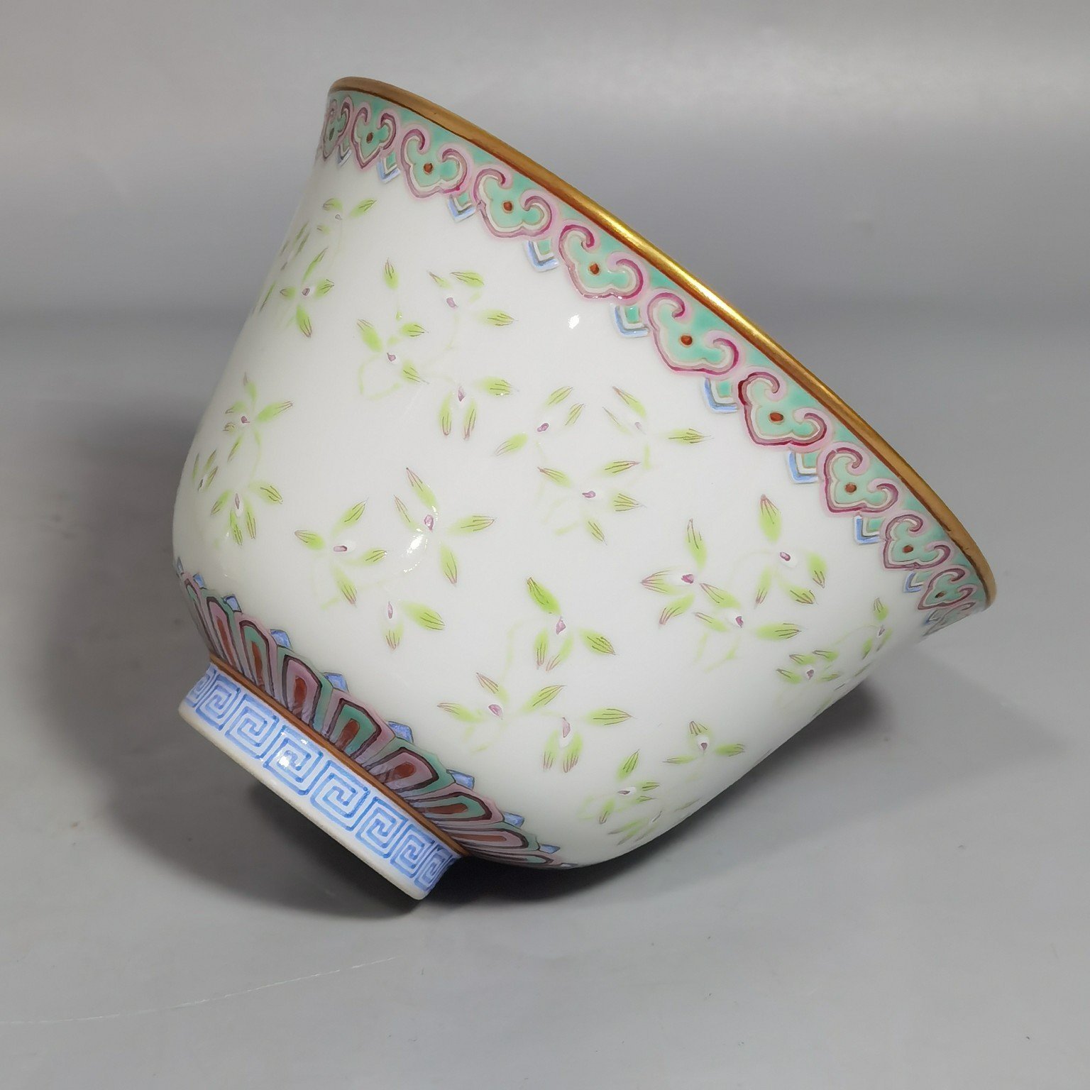 Qing Dynasty Tongzhi A pair of pastel orchid cups