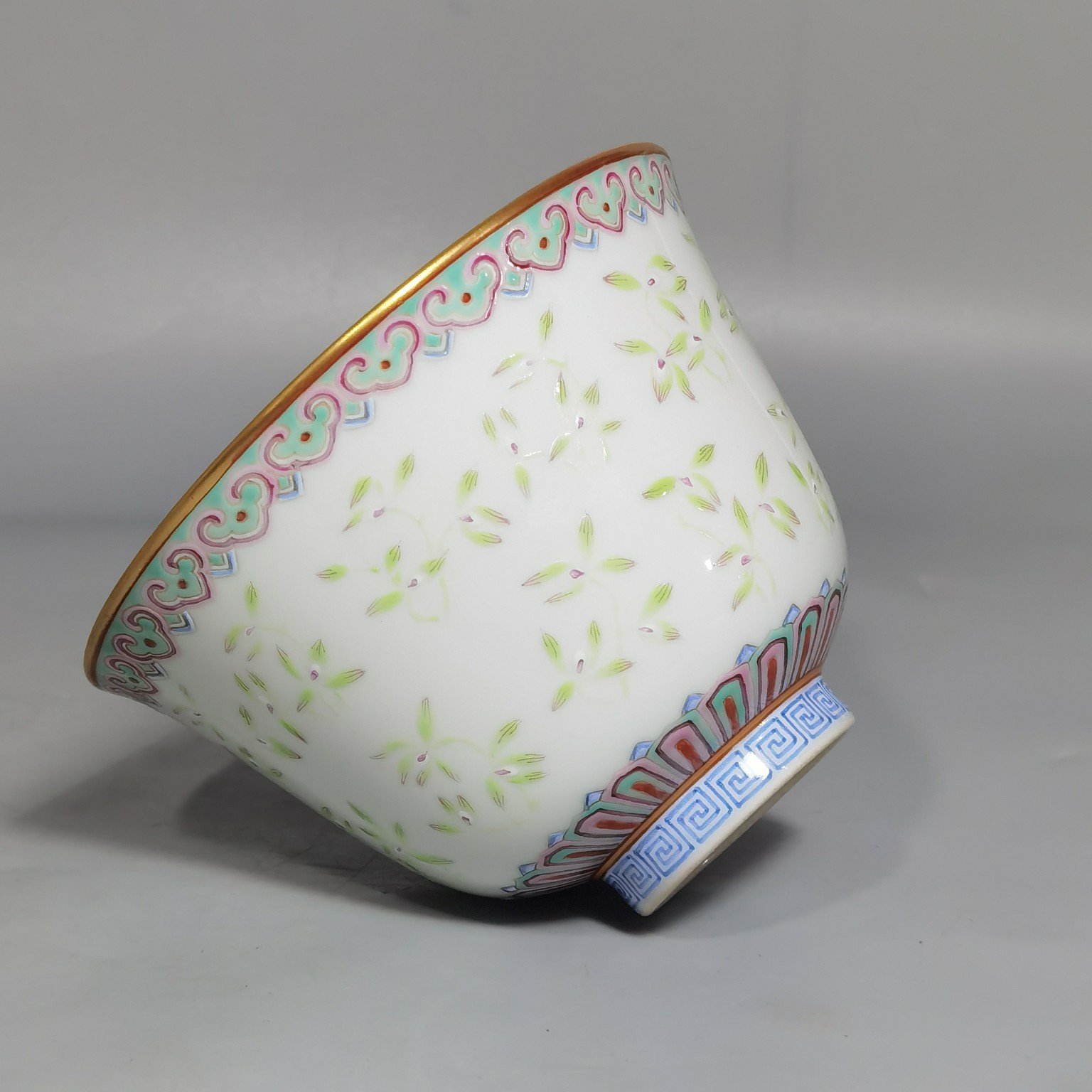 Qing Dynasty Tongzhi A pair of pastel orchid cups