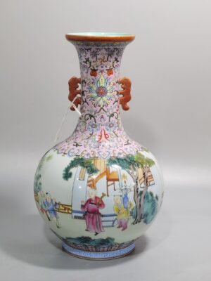 Qing Dynasty Jiaqing upper and lower pink ground pastel color amphora with children in full view