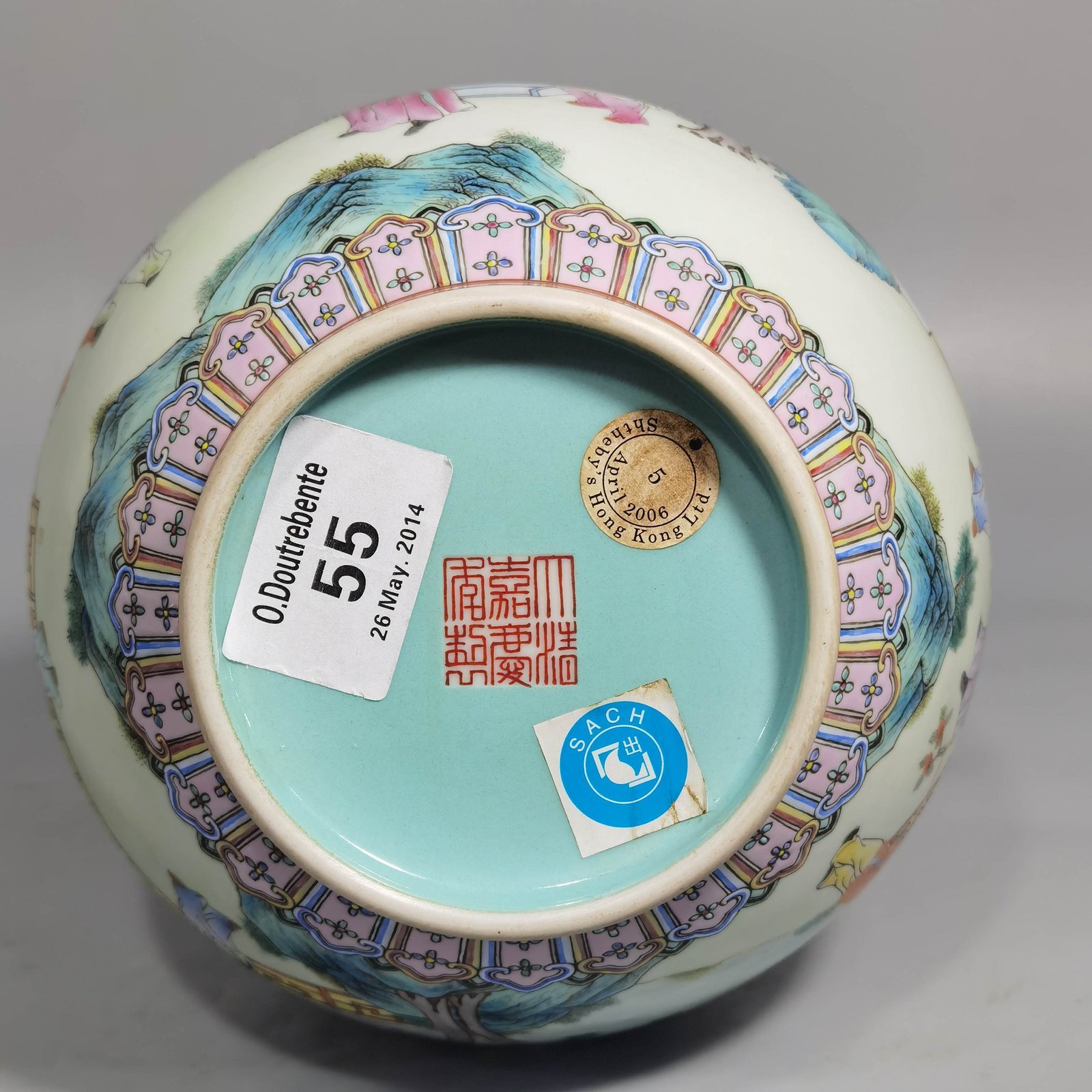 Qing Dynasty Jiaqing upper and lower pink ground pastel color amphora with children in full view