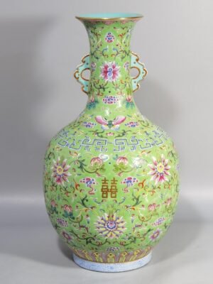 Qing Dynasty Jiaqing turquoise green land pastel double happiness twining lotus pattern amphora