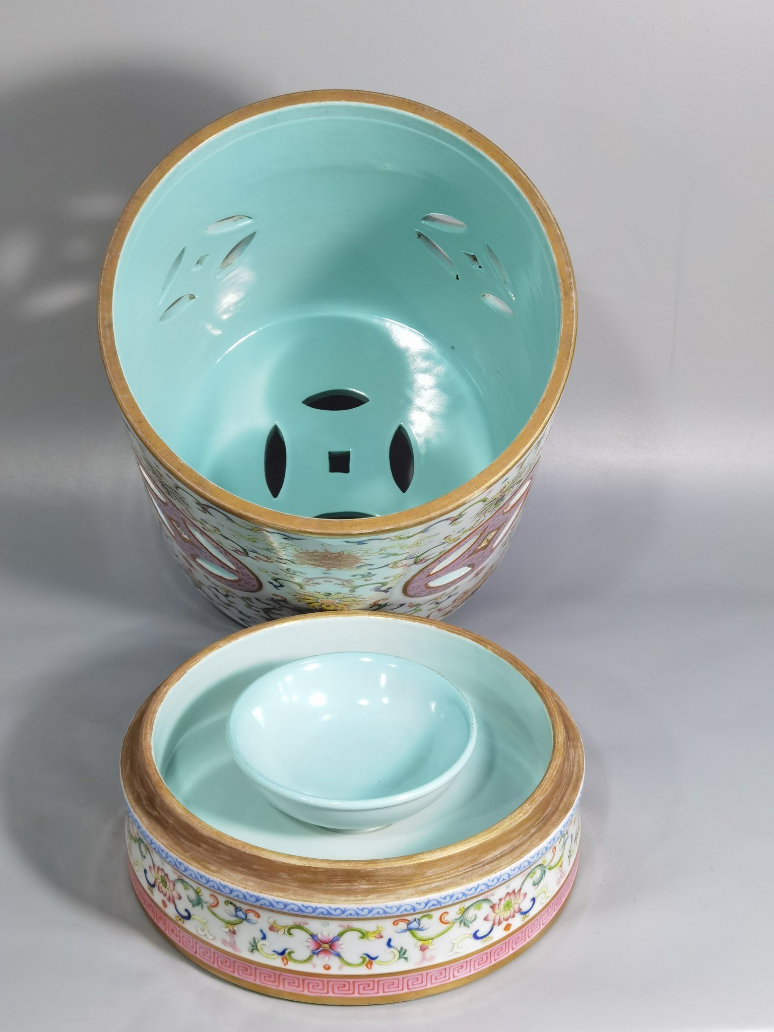 Qing Dynasty Jiaqing Palace Lantern with White Ground and Pastel Lotus Branches and Eight Treasures