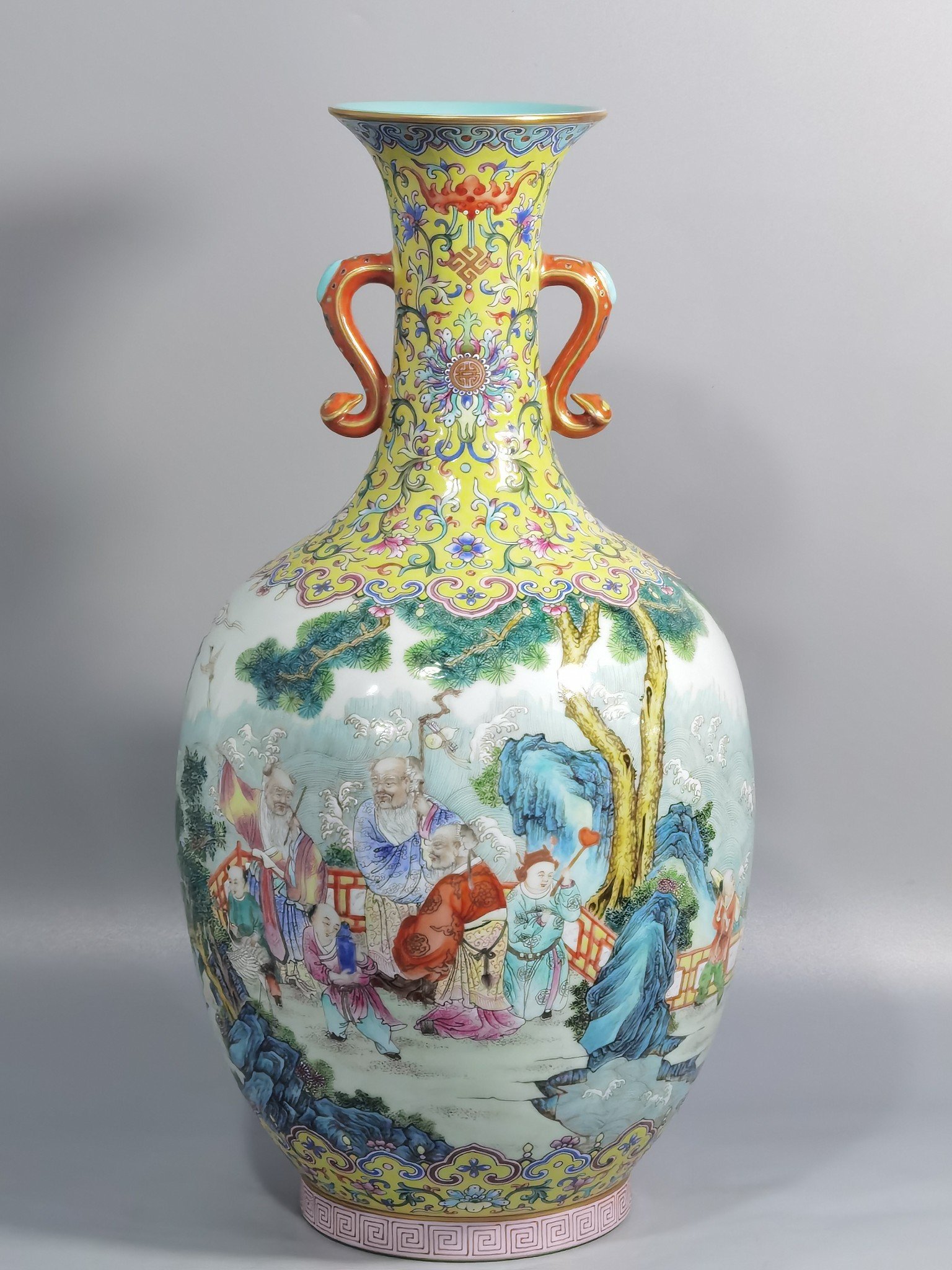 Qing Dynasty Jiaqing pastel upper and lower yellow ground blessing and longevity Ruyi ear vase