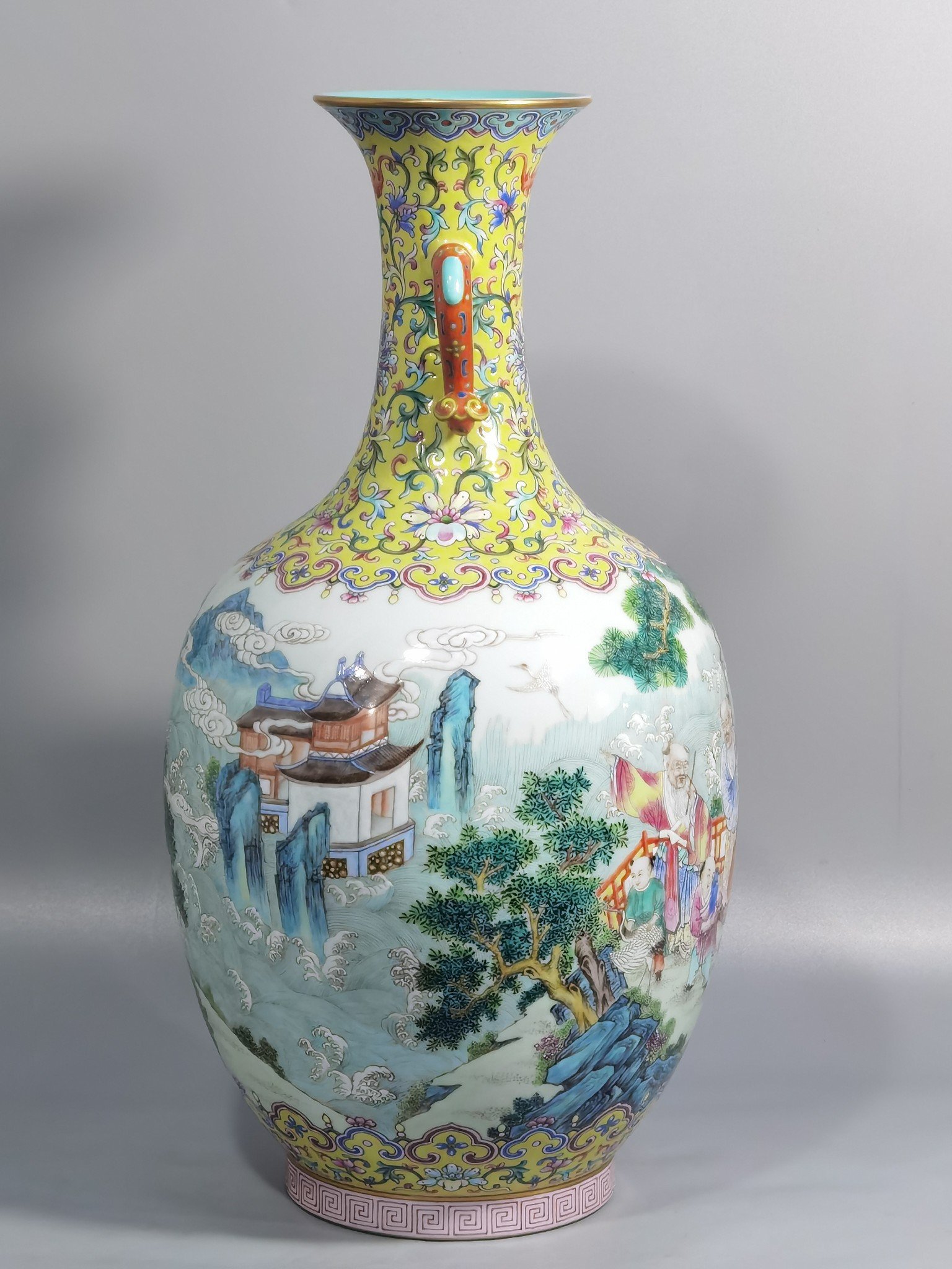 Qing Dynasty Jiaqing pastel upper and lower yellow ground blessing and longevity Ruyi ear vase