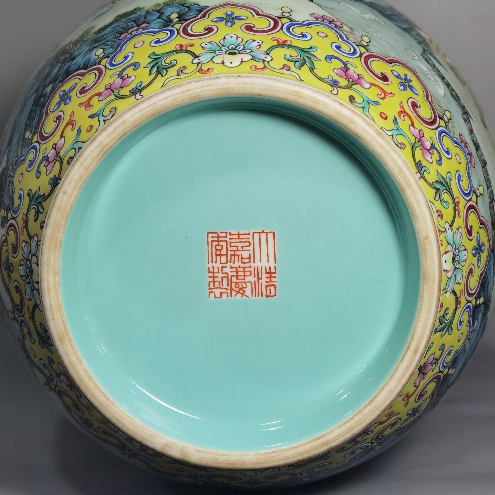 Qing Dynasty Jiaqing pastel upper and lower yellow ground blessing and longevity Ruyi ear vase