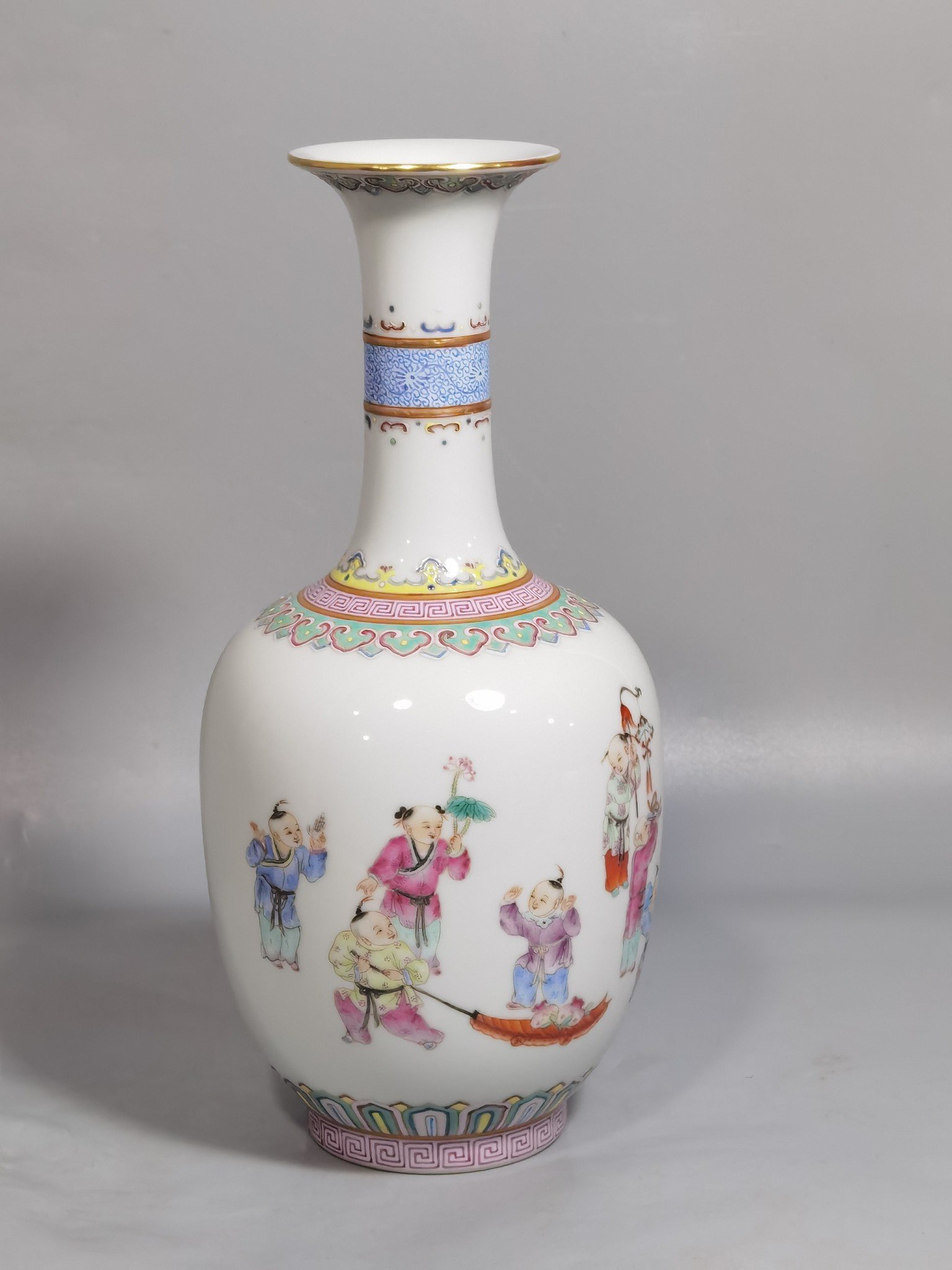 Qing Dynasty Jiaqing pink color baby playing bottle