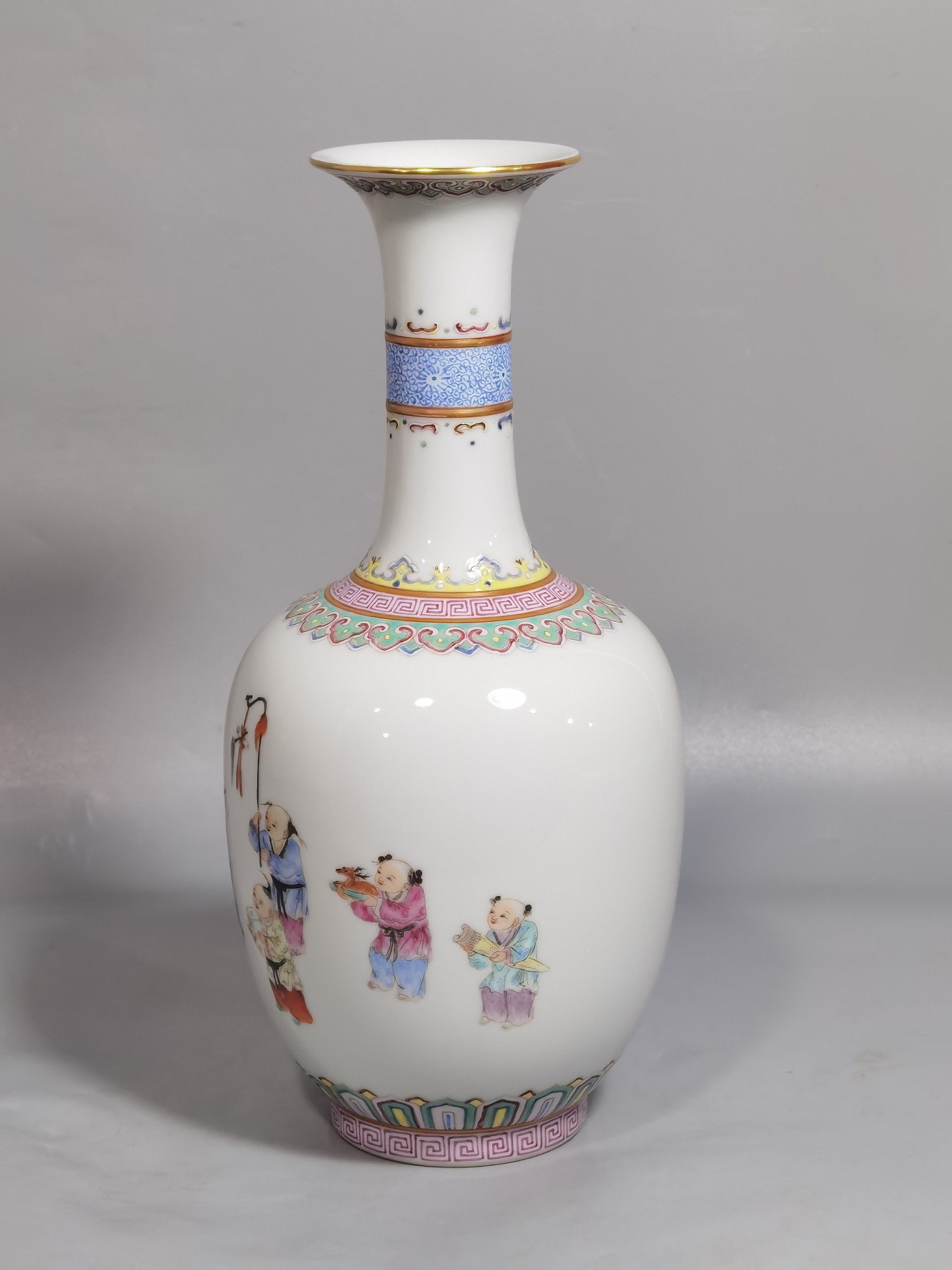 Qing Dynasty Jiaqing pink color baby playing bottle