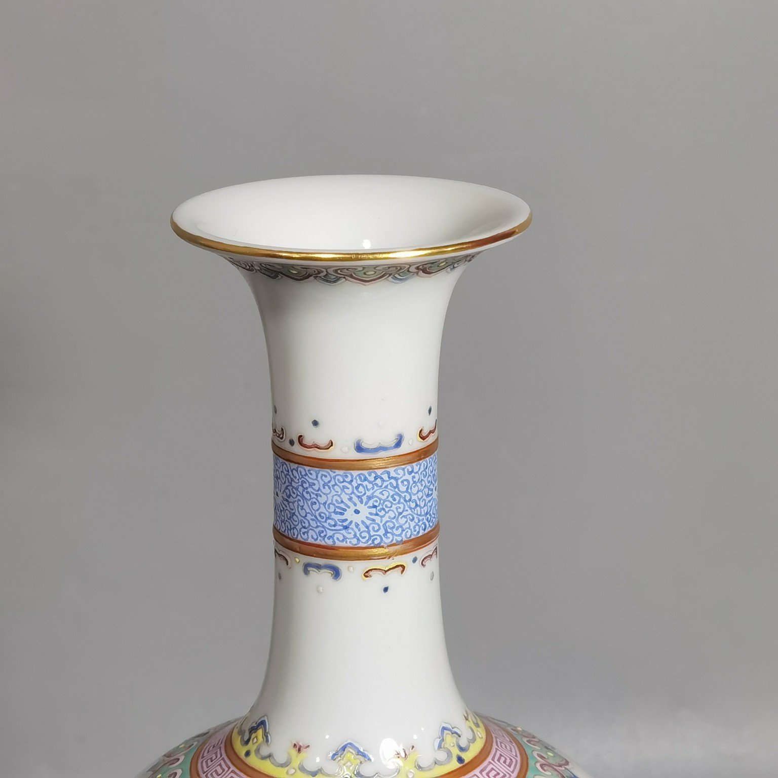 Qing Dynasty Jiaqing pink color baby playing bottle