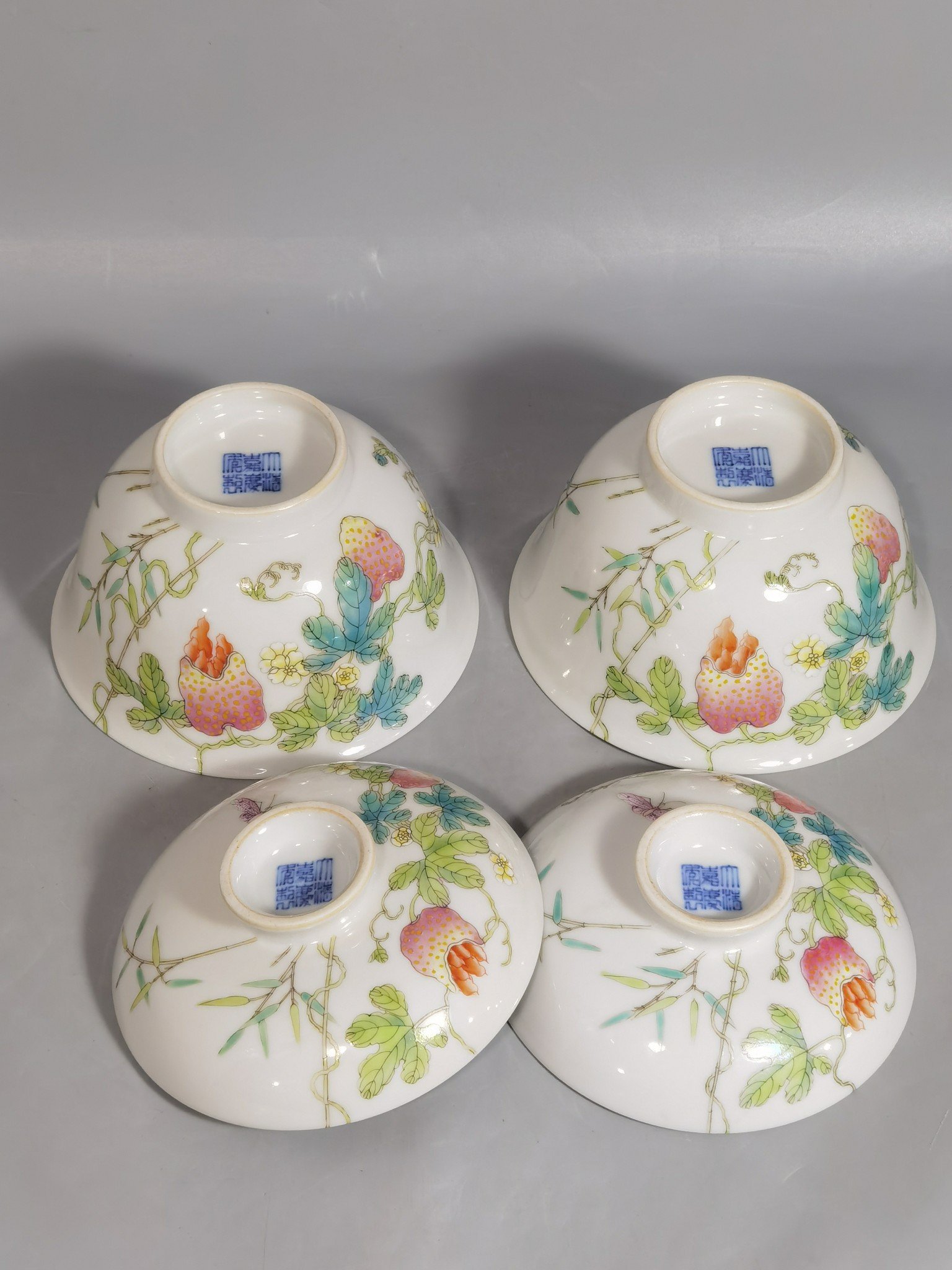 Qing Dynasty Jiaqing a pair of pastel-colored melon bowl
