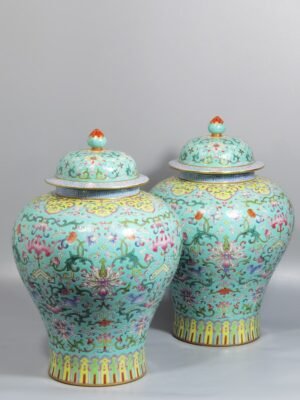 Qing Dynasty Jiaqing style turquoise green land pastel blessing and longevity general jar